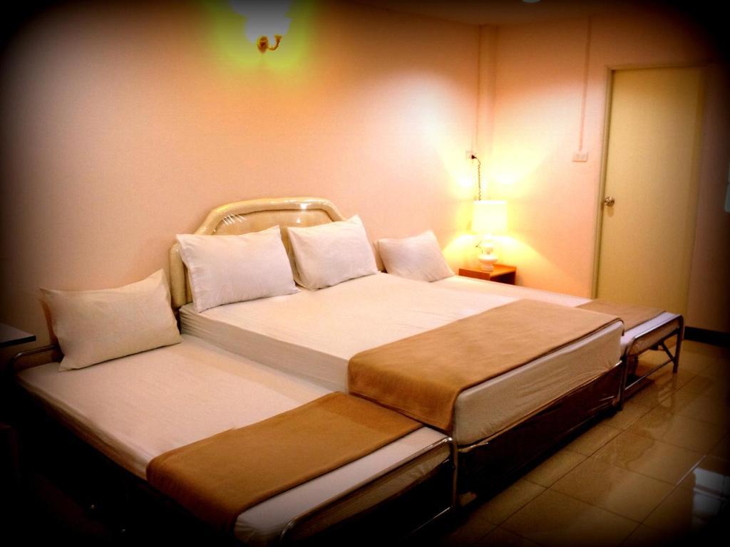 Somjai Place Ayutthaya Екстериор снимка
