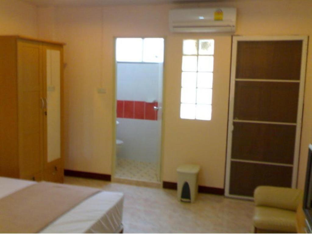 Somjai Place Ayutthaya Стая снимка